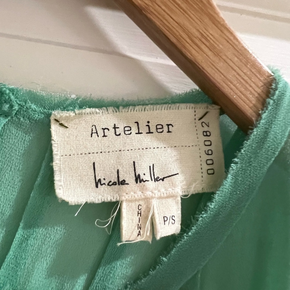 Nicole Miller Artielier High Low Sea foam Top - Picture 3 of 5